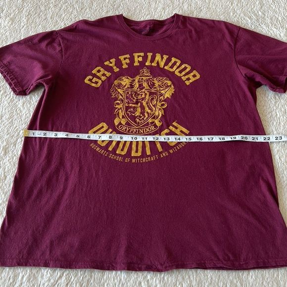 Gryffindor Short sleeve shirt size XL - Picture 10 of 16